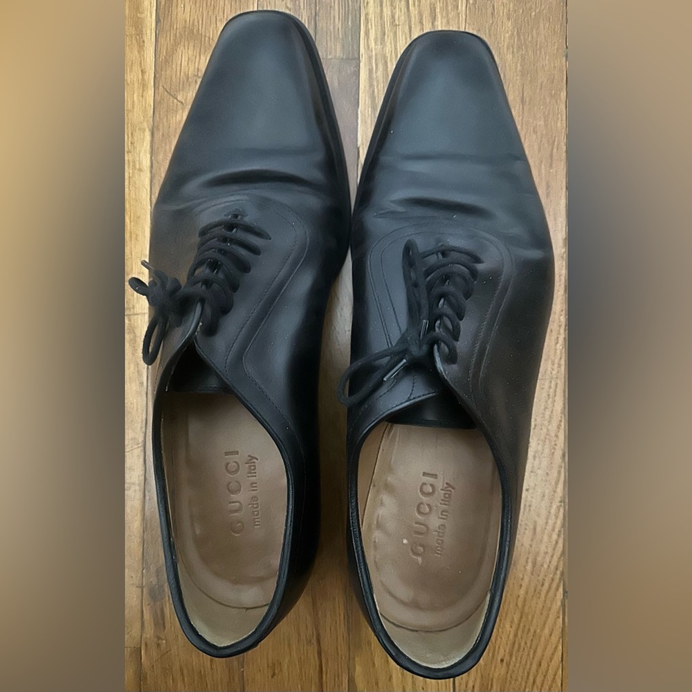 Gucci Black Leather Oxford Shoes Sleek Formal Design